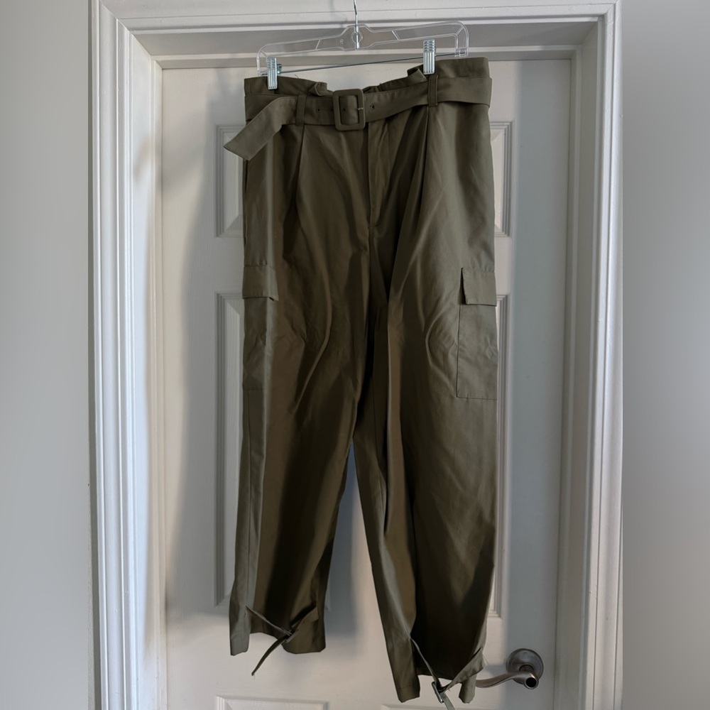 Zara Women’s Olive Green Cargo Pants